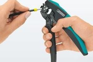 Professional crimping pliers for universal use